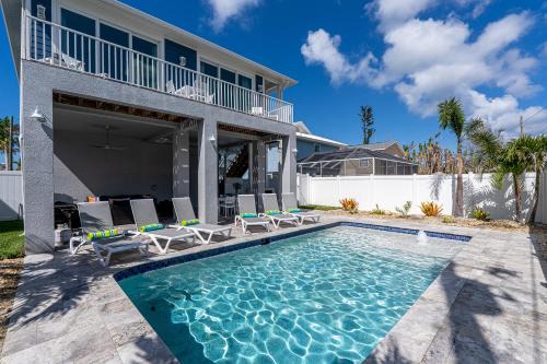 Mid Island House | Welcome to 5541 Palmetto Street - New Build! Grab it NOW! home