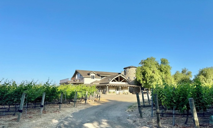 Santa Ynez Cottage | Welcome to a Unique Getaway – THE COTTAGE @ The Big Pond Ranch & Vineyards
