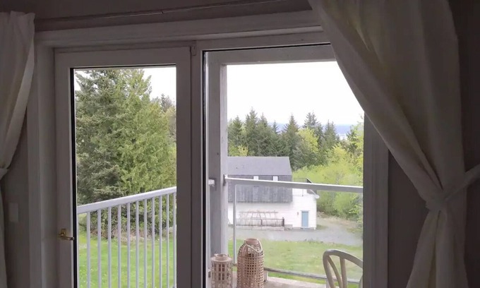 Chemainus House | Welcome to By the Bay Lavender's Villan