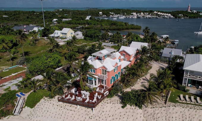 Hope Town Villa | Welcome to Coral Reef House: Your Beachfront Oasis in Hope Town