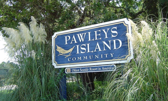 Pawleys Island Villa | WELCOME TO HAMMOCK HEAVENn First Floor- Easy Access