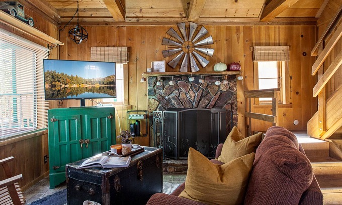 Sugarloaf Cabin | Welcome to our Kozy Cottage. Special Little Gem next to trails.