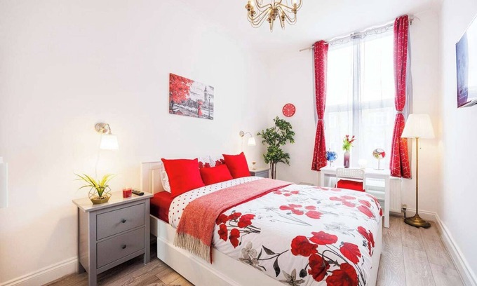 West Kensington Apartment | Welcome to Plotseeker’s Kensington Charming and Bright Flat
