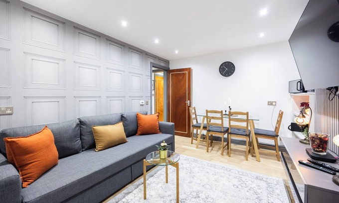 Hammersmith and Fulham Apartment | Welcome to Plotseeker’s 3 Bedroom Apartment by River Thames