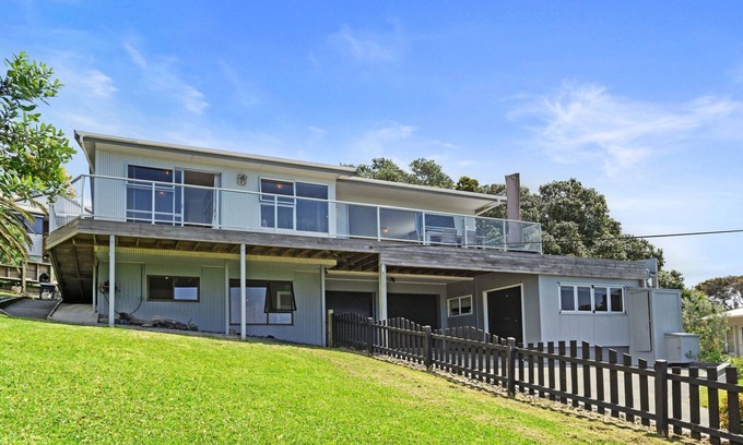 Waipu Cove House | Welcome to Surfers Lookout - enjoy the view!