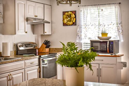 Port Saint Lucie House | Welcome to the Cottage: A Home Away from Home