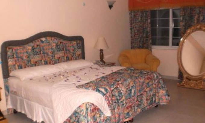 Runaway Bay Resort | Welcome to The Deluxe King 1