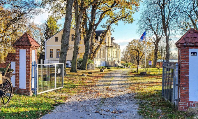 Behnkendorf Apartment | Welcome to the vacation apartment Ahrenshoop with a beautiful view of the landscape!