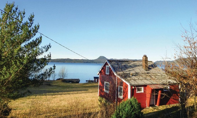 Etne House | Welcome to this cozy cottage in rural surroundings and with panoramic views of Skåneviksfjord.