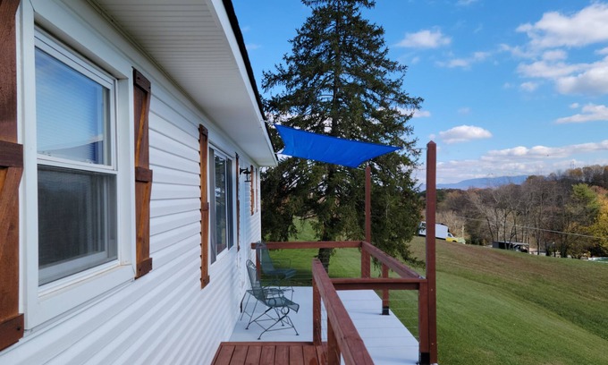Kodak House | Welcome to Triple C Rentals, this home is clean, comfortable and convenient!!!!!