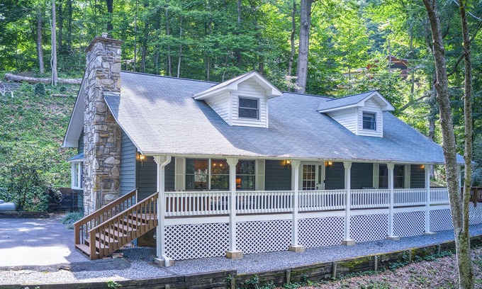 Waynesville House | Welcome to Water Rock Escape