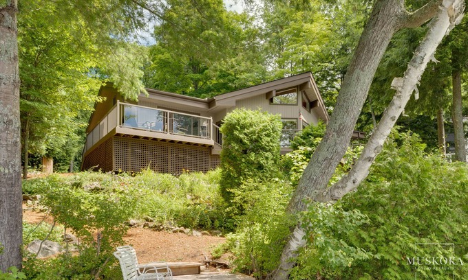 Bala House | Welcome to Woodlands on beautiful, historic Lake Muskoka!