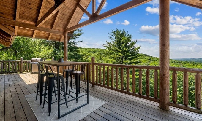 Aquashicola Cabin | Welcome to your luxurious 3,000 sq