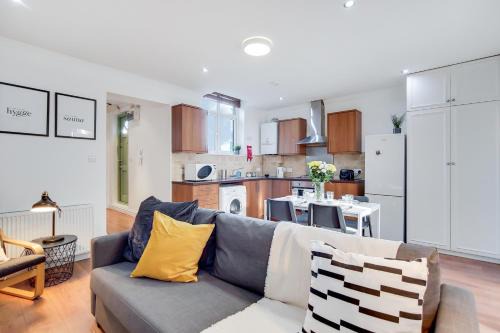 Tooting Apartment | WelcomeStay Tooting Broadway 3 Bedroom Apartment