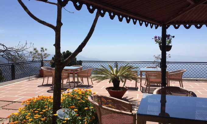 The Mall Road Hotel | WelcomHeritage Kasmanda Palace