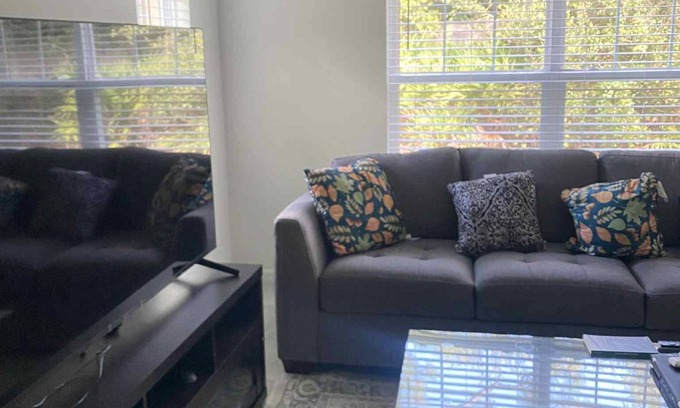 North Fort Myers House | Welcoming 3-Bedroom Town home in a Clean,Secure, and Highly Desirable Community.