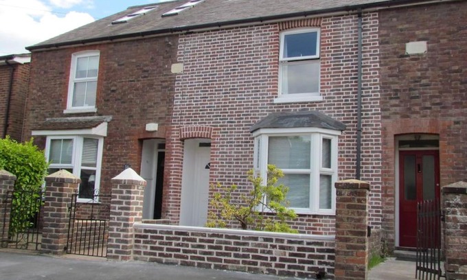 Chichester House | Welcoming cottage in Chichester near City Centre