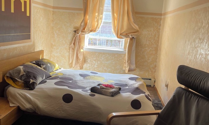 Crown Heights House | Welcoming Two Rooms with WiFi in CoHab Home Brooklyn