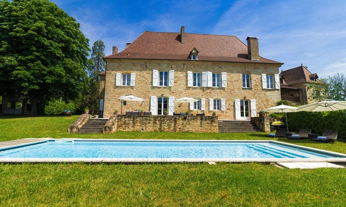 Le Bourg House | Welcoming Village Manor House with Pool - Ideal for Families - Dordogne & Lot