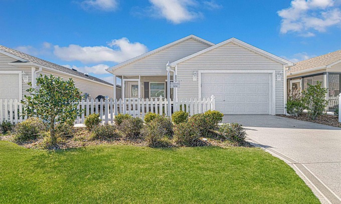 The Villages Villa | Well appointed and clean Patio Villa