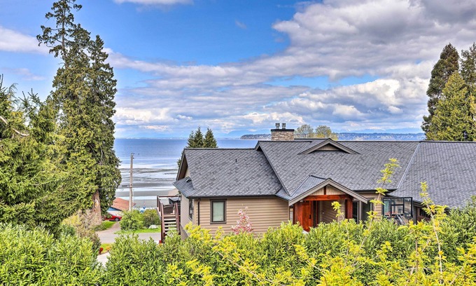 Blaine House | Well-Appointed Blaine Retreat Near the Bay!
