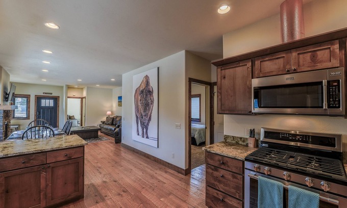 Ennis House | Well Appointed Vacation House in Ennis only 3 blocks from Main St.