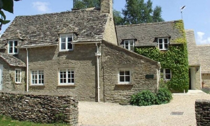 Ewen Bed & Breakfast | Well Cottage B&B