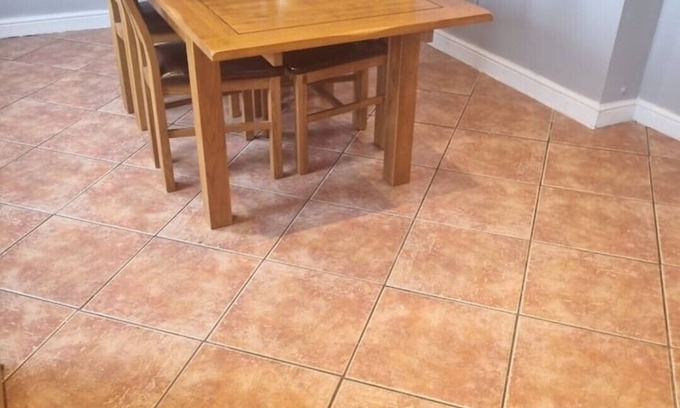 Wrexham House | well Equipped house/parking, nr station
