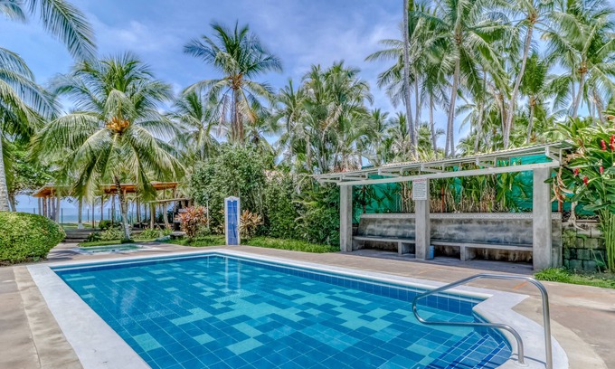 Puntarenas Apartment | Well-situated villa at beachfront property w/shared pool & gardens!