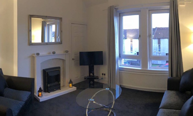 Levenmouth Villa | Wellesley 101.1