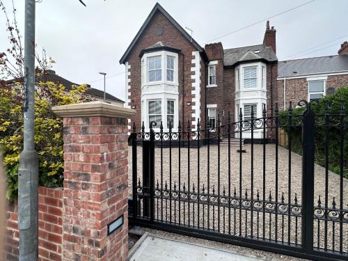 Blyth Bed & Breakfast | Wellington house