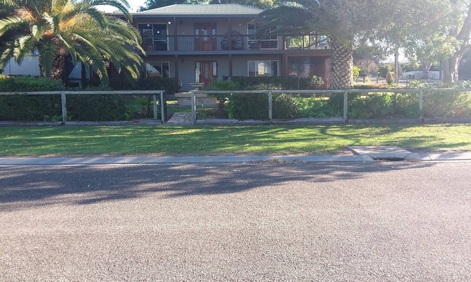 Wellington House | Wellington Lagoon Retreat