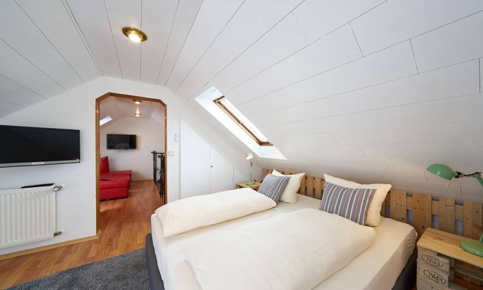 Bernkastel-Kues House | Wellness Apartment Pfalz in the GH am Weingarten - Hotel Zeltinger Hof