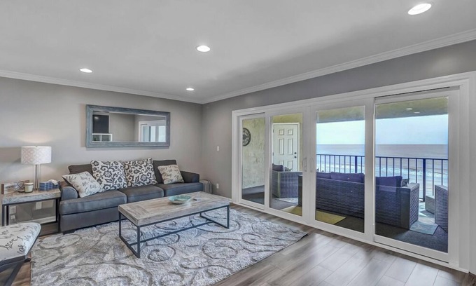 Sawgrass Condo | Wellness Retreat - Oceanfront condo w beach access