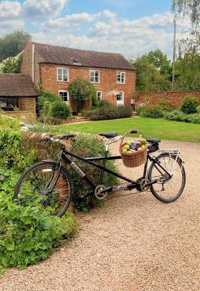 Ledbury House | Welsh Cottage