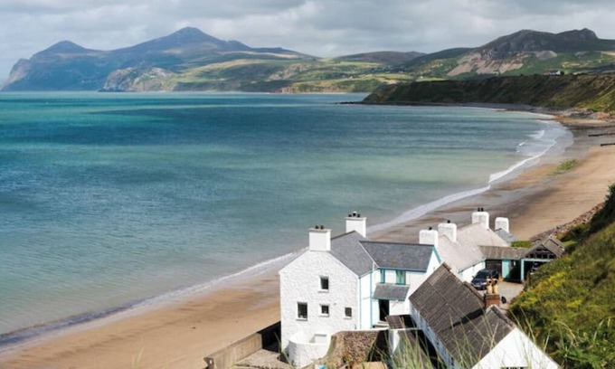 Llithfaen Cottage | Welsh cottage with spectacular views, suits family