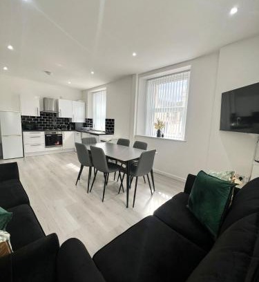 Merthyr Tydfil Apartment | Welsh Getaway Apartment 2 - Town Centre
