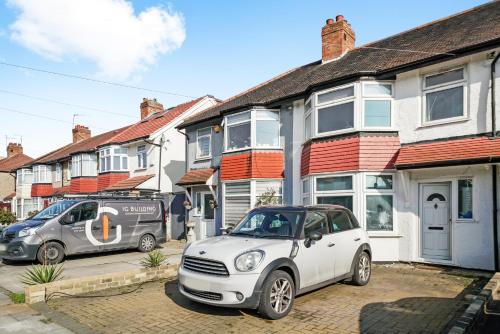 London Borough of Ealing House | Wembley West Hububb Stay
