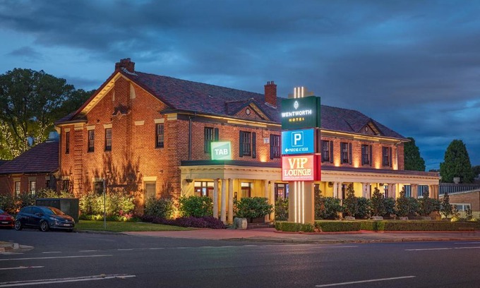 Homebush West Hotel | Wentworth Hotel