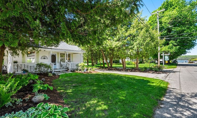 Ephraim House | Wes's Landing- Downtown Ephraim