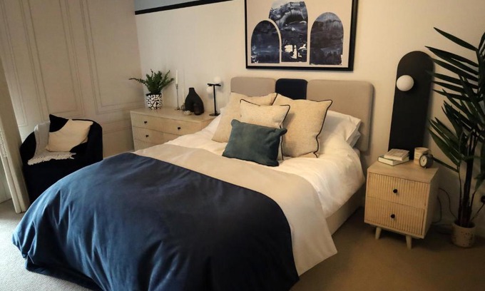Cheltenham Apartment | Wesley House - Fantastic Location with Free Parking