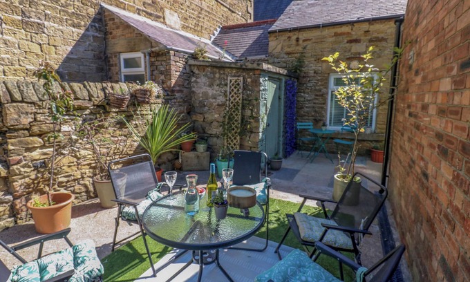 Wolsingham House | WESLEY HOUSE, pet friendly, character holiday cottage in Wolsingham