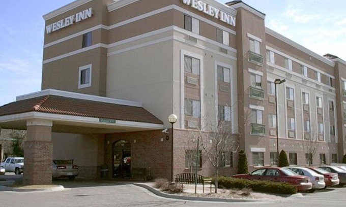 College Hill Hotel | Wesley Inn