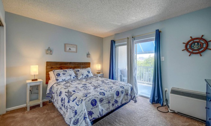 North End Condo | Wesley Paradise ☆Chic 1BD + Private Balcony & Pool