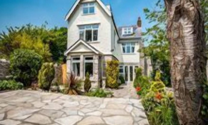 Langton Matravers Cottage | Wessex - a fully managed saturday that sleeps 10 guests in 5 bedrooms