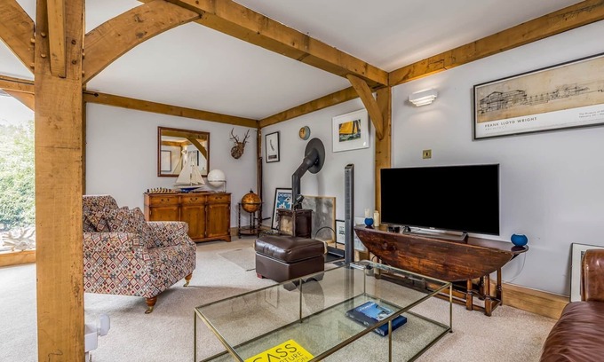 West Ashling House | West Ashling Barn, near Goodwood | Pass The Keys