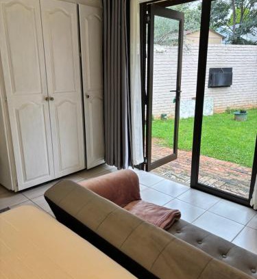 Greater Johannesburg Metropolitan Area House | West Cottage