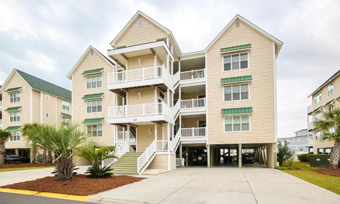 Ocean Isle Beach Apartment | West End Isle Retreat