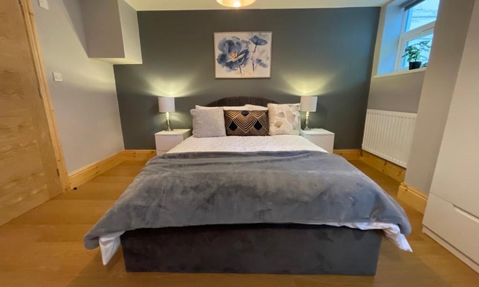 Dudley Apartment | West Midlands-2 Double Bed Room Apartment