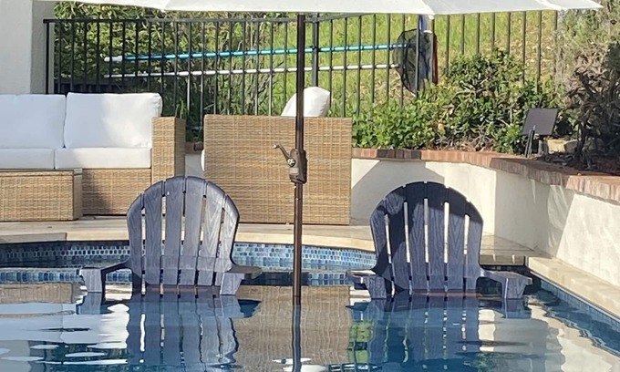 Templeton House | West Side 3BR/3BA - En suite layout, Pool&Hot Tub, nestled in oak covered hills!